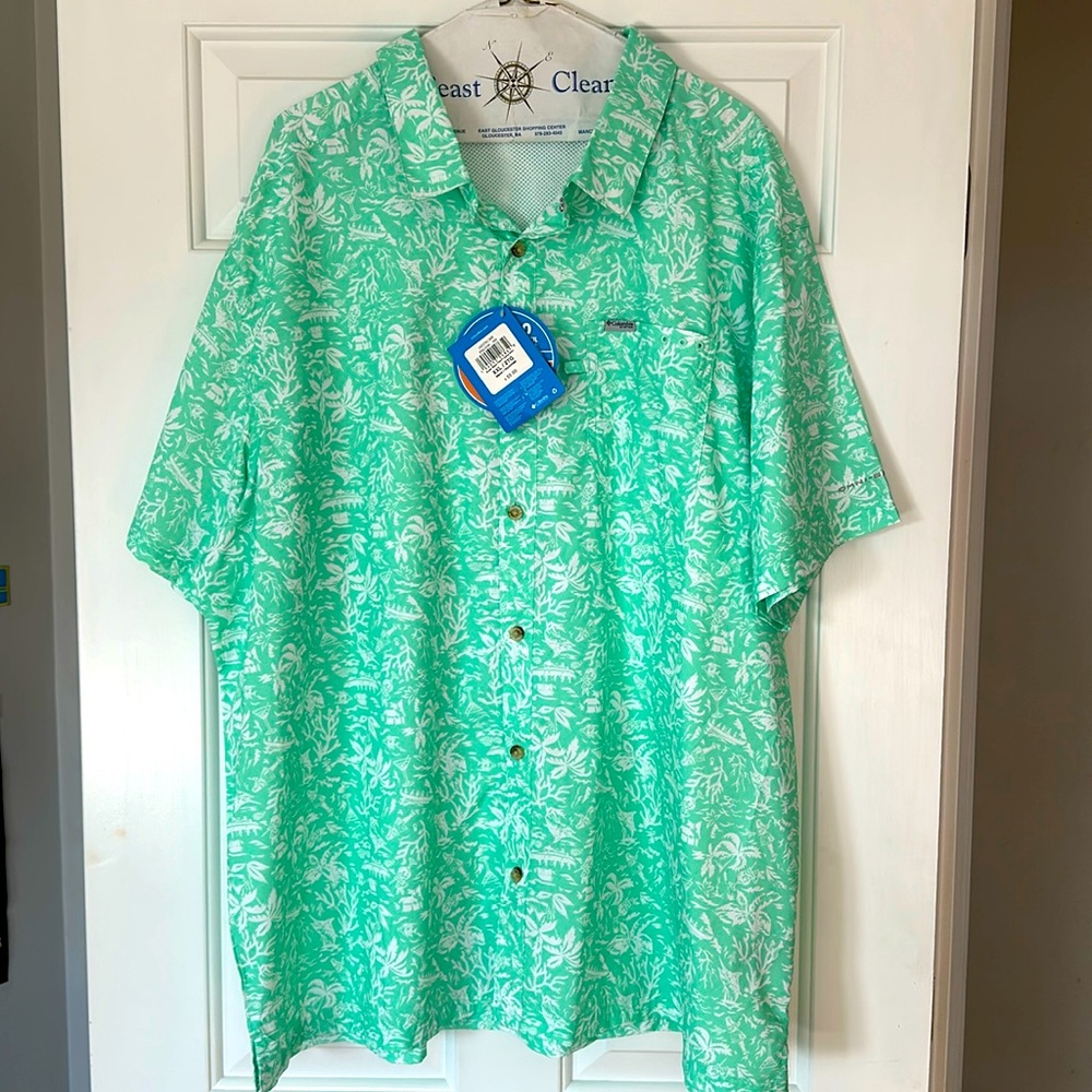 Columbia Men’s Super Slack Tide Camp Shirt XXL NWT.  Light green color